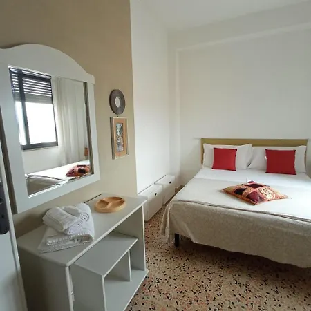 Guest house Myhouse *